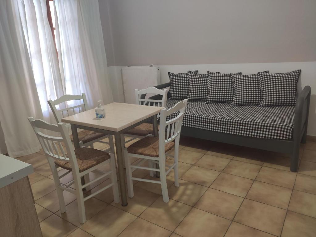Country 2, apartment for four guests — Sivota