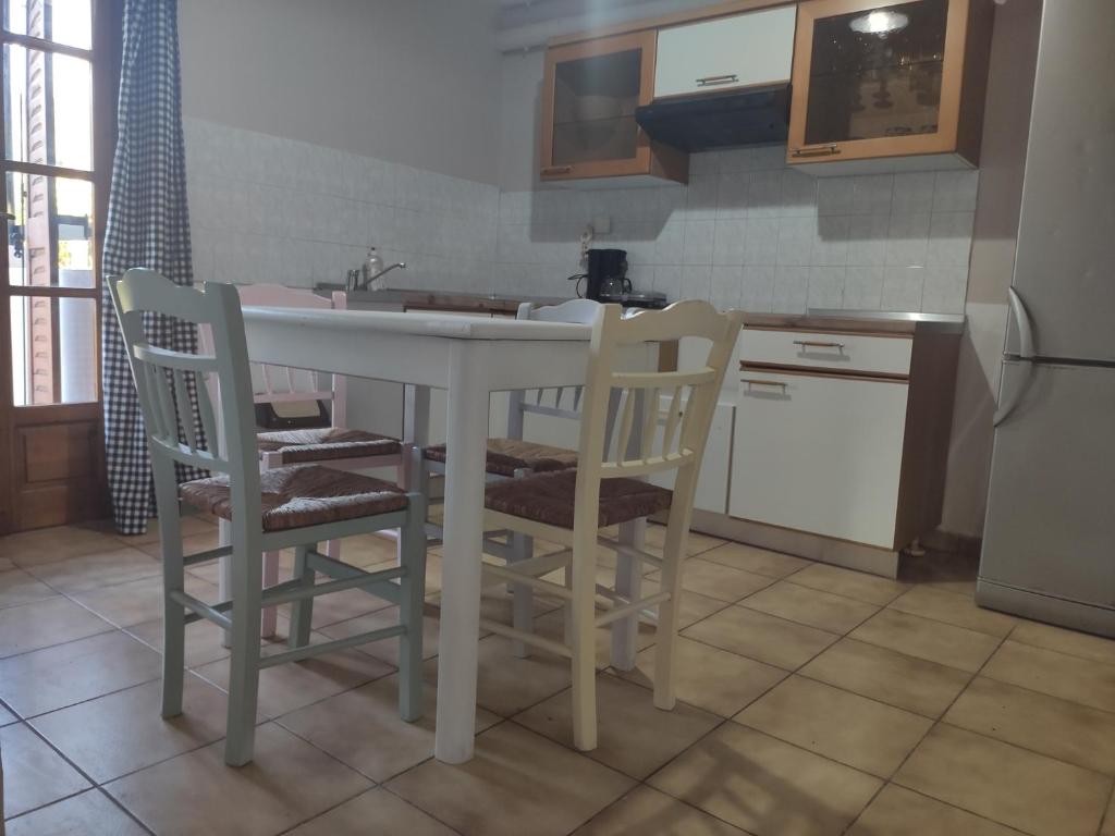 Country 5, apartment for five guests — Sivota